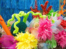 If you want to create a room with an ocean theme, then art that features creatures from the sea can be creative and impressive. How To Make A Coral Reef Decoration By Press Print Party Under The Sea Decorations Sea Decor Coral Reef Craft
