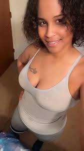 OKAY ANSWER IN COMMENTS 😭 I got $5 for the first person who can guess my  current weight, I am 5'9 btw💃🏽🤣🤣