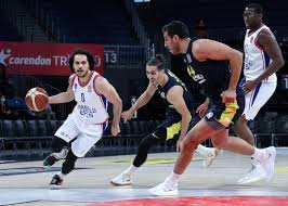 Thy euroleague'de fenerbahçe ve anadolu efes karşı karşıya geldi. Dbaj6frieowdwm
