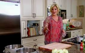 But instead of asking for yearwood's secret recipes, the first thing every tv host begs to know is the suddenly slender singer's diet secret. Trisha Yearwood S Barbecue Chicken Recipe Is Like Whoa One Country