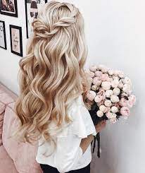 An excellent choice for the ladies with lengthy tresses, this homecoming hairstyle is simply gorgeous. 25 Homecoming Hairstyles That Withstand A Night Of Dancing Southern Living