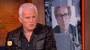 Vijf vrienden van de vries en zijn broer wouter droegen zijn kist de grote zaal van het theater binnen. Peter R De Vries In Tranen Derk Was Een Integere Zuivere Goede Advocaat Moord Op Advocaat Ad Nl