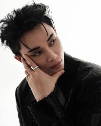 발렌타인 음악에는 Duc Phuc, Rhyder, Truc Nhan, Thuy Tien 및 Le Tuan Khang이 있습니다.