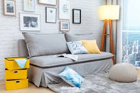 Minimalis bukan hanya dilihat dari cara mendekorasi interior, tapi lebih kepada cara gaya hidup yang terinspirasi oleh budaya dan filsafat orang timur. 8 Furnitur Dan Dekorasi Yang Tepat Untuk Ruang Tamu Apartemen