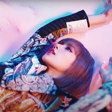 Por qué Lisa de BlackPink luce una Virgen de Guadalupe en "LaLisa"