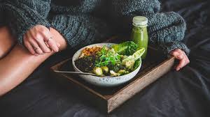 Das rewe rezept geht super schnell und ist perfekt für den feierabend. Blumenkohl Couscous Rezept Fur Low Carb Couscous Mit Gerosteten Cashewkernen Kochen Fur Konner Experten Tipps Bayern 1 Radio Br De