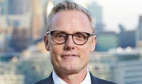 Paul Hurren's Instagram, Twitter & Facebook