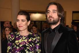 We did not find results for: Charlotte Casiraghi Erinnert Mit Hochzeitskleid An Grace Kelly
