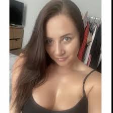 Ashleigh Melvin's Instagram, Twitter & Facebook