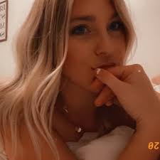 Annabelle Roth (@annabelle_roth)