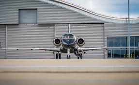 Mieten sie ihren privatjet zum besten preis. Private Jet Charter Air Charter Service