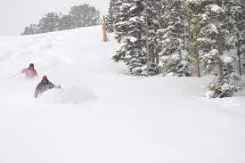 Snowy range ski and recreation area is a small ski area in southeastern wyoming, located about five miles from the town of centennial in medicine bow national forest. Snowy Range Ski Recreation Area Schneebericht Aktuelle Schneehohen Und Schneefall Snowy Range Ski Recreation Area