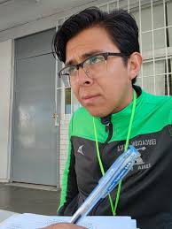 Yo En 14 De Febrero Escuchando