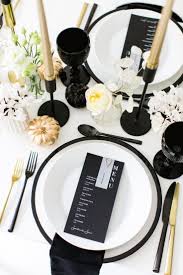 And unlike any of the other characters of the story, clostridium botulinum gets its own origin story: Schwarzes Weiss Und Goldgedeck Fur Ein Schickes All Hallows Eve Soiree Minimalistisch Dinner Party Table Halloween Party Dinner Dinner Party Decorations