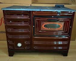 Açıkcası sobalı ev ekonomik olsada kış aylarında soba zehirlenmesinden ölenler çok oluyor doğal gazda böle bir durum olması neredeyse imkansız oldugu için ne kadar pahalı olursa olsun sağlık önemlidir. Kuzine Soba Hakkinda Hersey Buluc Nalbur Yapi Market