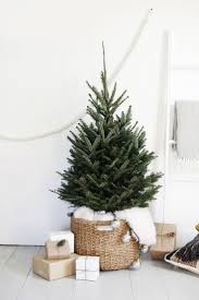 Maybe you would like to learn more about one of these? 20 Christmas Tree Decoration Ideas How To Simplify Simple Christmas Decor Scandinavian Christmas Decorations Minimalist Christmas