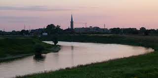 Our cest time zone converter will help you find and compare maaseik time to any time zone or city around the world. Maaseik Wikipedia