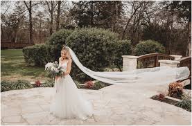 Top Wedding Dress Boutiques In Dallas Kyrstenashlayphotography Com In 2020 Wedding Dress Boutiques Dallas Wedding Venues Dallas Wedding Photographers