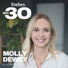 Mandy Murphy's Instagram, Twitter & Facebook