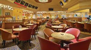 Visita nuestro moderno bar las vegas y siéntete como si estuvieses de vacaciones gracias a nuestra animada música y nuestras deliciosas bebidas. Race And Sports Book Lounge In Las Vegas Nv Suncoast Suncoast Hotel Casino