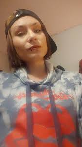 In Saskatoon for few hours if anyone wants hangout ect I'm here couple days  week