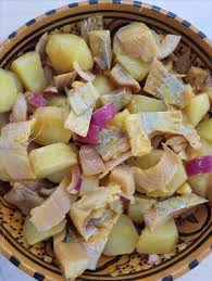 Salade De Pommes De Terre Accompagnes De Harengs Fumes Salade Pomme De Terre Hareng Fume Salade Pomme