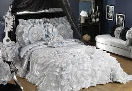How To Choose The Perfect Bridal Bedspreads Pouted Com Girl Bedroom Decor Luxury Bedspreads Bed Cover Sets