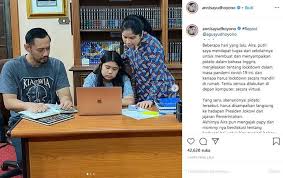 Pengenalan sejak dini bahasa inggris pada anak kelas 6 sd sangat bermanfaat bagi anak anak kelak terutama bagi anak yang ingin memperdalam bahasa internasional ini. Baru Kelas 6 Sd Dapat Tugas Bikin Pidato Bahasa Inggris Untuk Presiden Jokowi Annisa Pohan Dan Ahy Kompak Dampingi Sang Putri Berdiskusi Bersama Demi Skenario Terbaik Semua Halaman Pop Grid Id