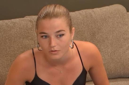 Anouk negeert smeekbede van haar vriend en kiest voor zichzelf 👇