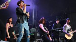 Nena's guitarist, carlo karges, got the idea for the song after watching balloons being released at a rolling stones concert in west berlin. Nena Songs Best Of Lieder