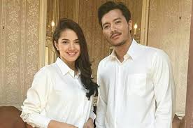 Aktor fattah amin mengakui bimbang untuk bergandingan dengan aktres fazura ketika awal penggambaran hero seorang cinderella (hsc). Fattah Amin Fazura Minta Semua Tunggu 23 November