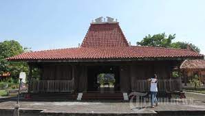 Maybe you would like to learn more about one of these? Rumah Adat Pati Wikipedia Bahasa Indonesia Ensiklopedia Bebas