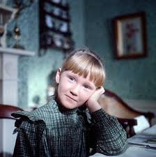 Here S What Jane Banks From Mary Poppins Looks Like Today Mary Poppins Saving Mr Banks 90s Kids