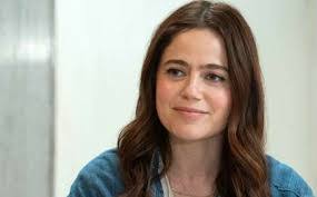 Nora Holden's Instagram, Twitter & Facebook