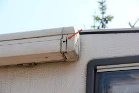 Markisen reparieren schritt für schritt. Reparaturanleitung Wohnmobil Markise Klemmt Arbeiten Unterwegs