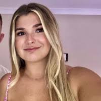 Anna Howlett's Instagram, Twitter & Facebook