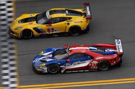 ford gt racing chevrolet corvette c7r at daytona jpg 2 048 1 360 pixels ford gt chevrolet corvette ford gt 2016