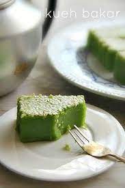 Kueh Bakar Or Kueh Kemboja Baked Pandan Cake For Those Of You Who Are Like Me And Do Not Know What Pandan Is Let Me Asian Desserts Pandan Cake Desserts