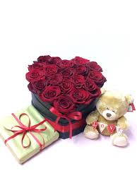 Send heart shaped flowers bouquet online. Valentines Day Flowers Free Delivery Locally This Valentine S 14th Febuary Red Roses Gifts Chocolates Helium Balloons