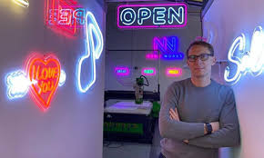 Alle boten hebben een klassieke uitstraling maar beschikken zowel nieuw als tweedehands. Uksignboards Com Yorkshire Sign Maker Returns To The Sign Industry With The Launch Of Neon Works