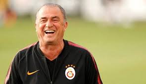 Türkiye futbol direktörü fatih terim görevini bıraktı. Fatih Terim Taburcu Edildi 14 Gun Evde Karantinada Magazin Haberleri