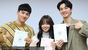Want to know who jojo ends up with? Love Alarm Season 2 Script Reading Brings Cast Kim So Hyun Song Kang Hye Yeong Together