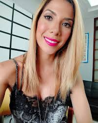 Listo el Noticiero por hoy! Pueden ver la reposición a las 7pm por  @meridiano . Mañana estaré saliendo a una asignación especial con  @2001online, les estaré contando más adelante . 🖤🌠