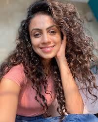 How have you changed in this lockdown? I am oscillating between happiness,  sadness, despair and inertia. Hats off to the people who keep creating  sunshine content these days because I am having