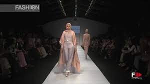 Remix by vogue talents fashion show 2015 by fashion channel. Lagu Fashion Show Youtube