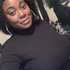 Tina Sluss's Instagram, Twitter & Facebook