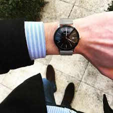 Chic Et Sobriete Avec Les Montres Pierre Lannier Pour Homme Montre Montres Homme Montre Pour Homme