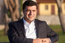 Edirne f tipi cezaevi'nde tutuklu bulunan eski hdp eş genel başkanı selahattin demirtaş'ın eşi başak demirtaş, twitter hesabından adalet bakanı abdulhamit gül'ü etiketleyerek bir video paylaştı. European Court Of Human Rights Says Turkey Must Free Demirtas Ipa News