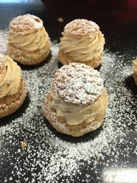 Couper les choux en deux, aux 3/4 de la hauteur. Choux Croustillants A L Amande Et A La Chantilly Parfume Au Yuzu