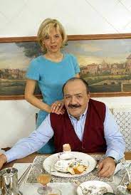 Canale ufficiale di amici di maria de filippi. Fanpage It Maurizio Costanzo E Maria De Filippi Dopo Facebook